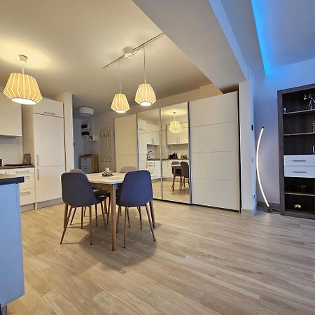 Central District Cuza 99 Apartment Bucarest Esterno foto