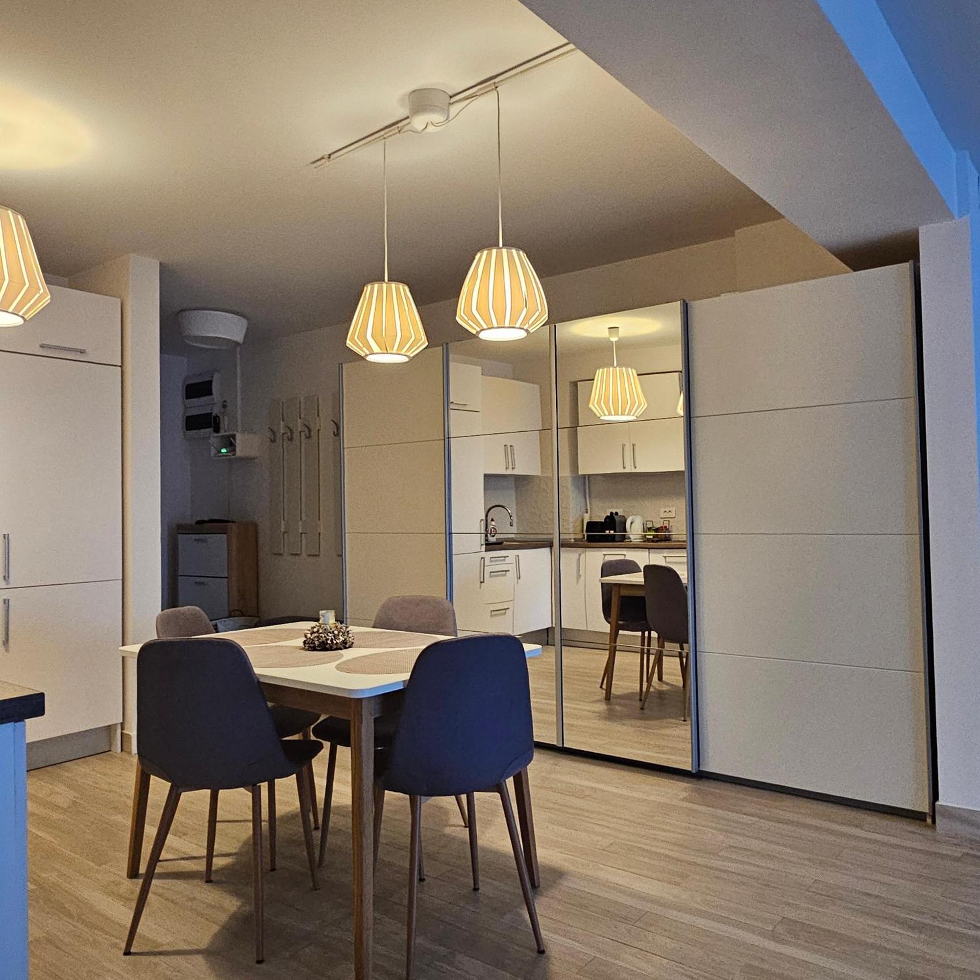 Central District Cuza 99 Apartment Bucarest Esterno foto