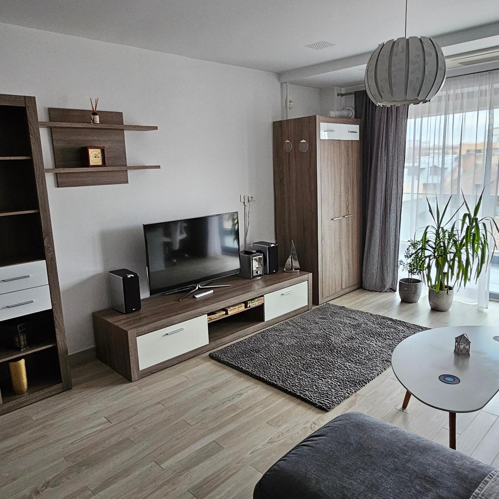 Central District Cuza 99 Apartment Bucarest Esterno foto